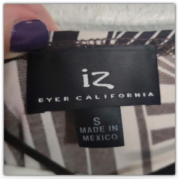 IZ Byer California faux wrap style top size small - Picture 4 of 5